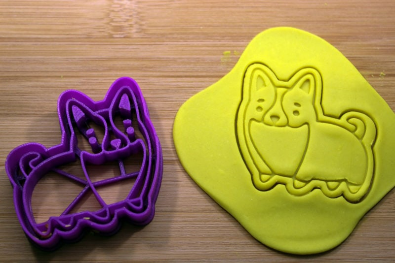 A 3D printed cookie cutter of a dog