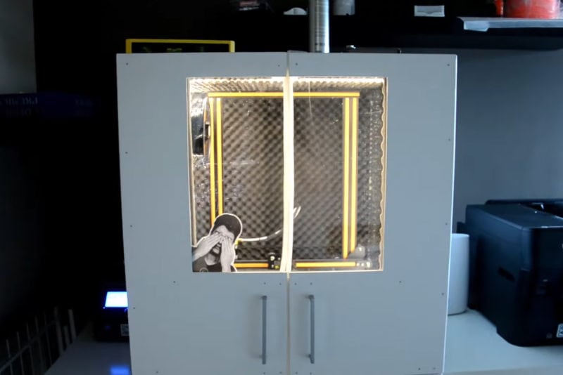 A soundproof 3D printer cabinet