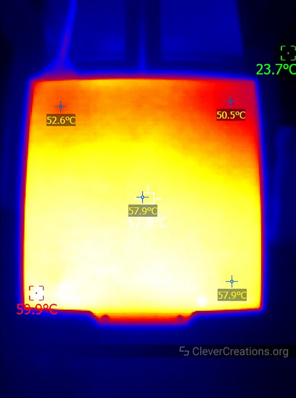 A thermal image showing the print bed temperature uniformity of the Anycubic Kobra 3D printer