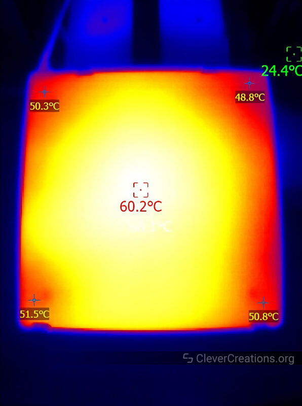 A thermal image displaying the temperature uniformity of the Ender 3 Max Neo print bed.