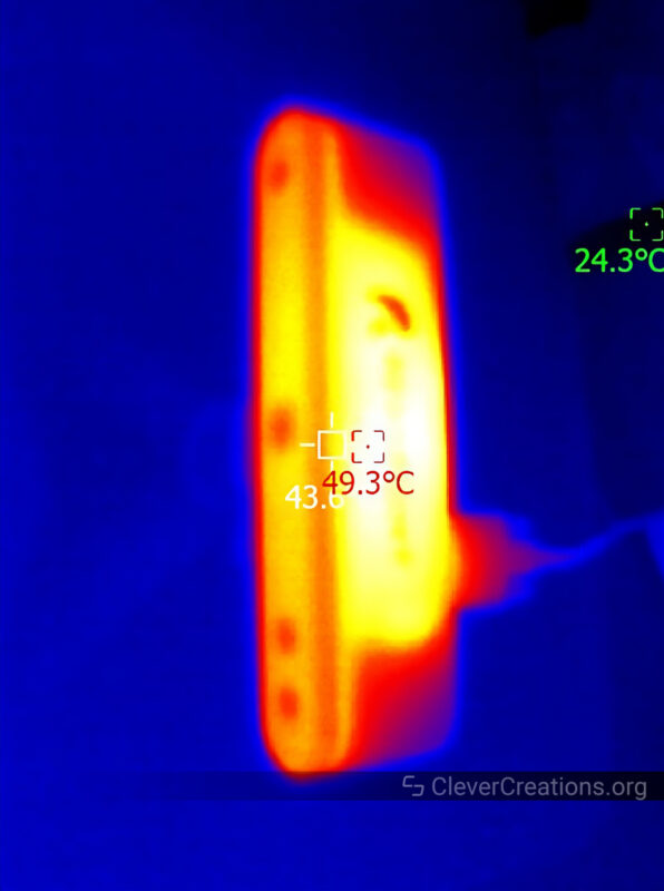 A thermal image of the Revopoint POP 2 3D scanner after 30 minutes of running