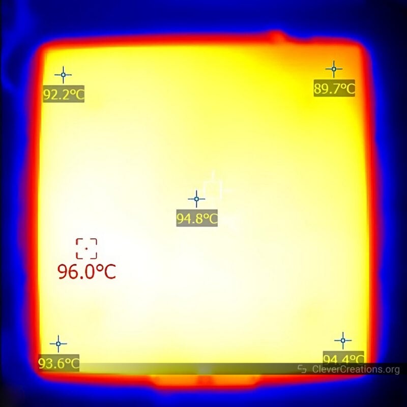 A thermal image of a print surface set to100 degrees celsius