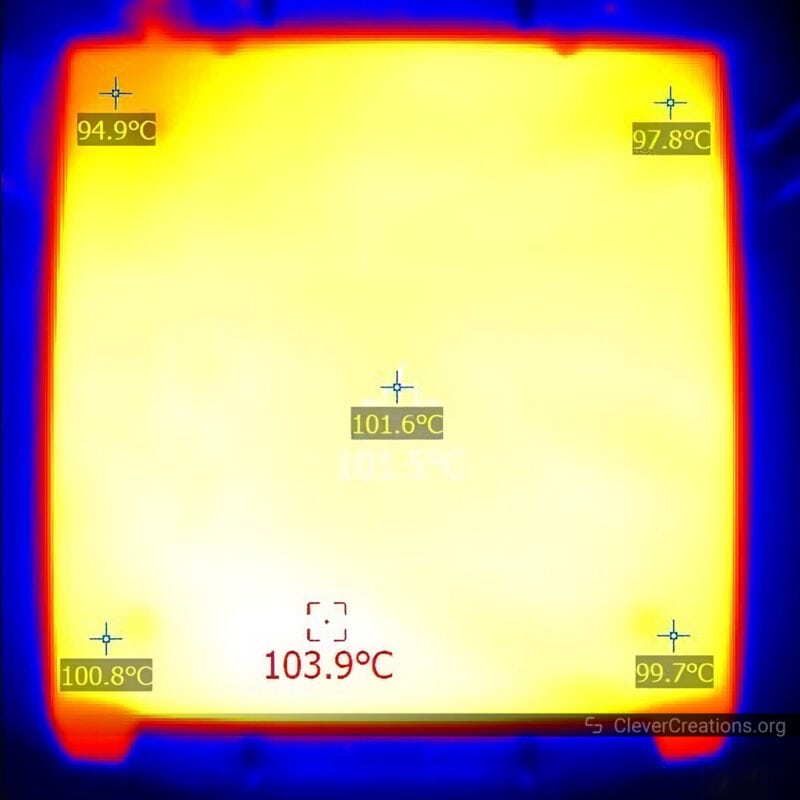 Thermal image of the Ender-3 V3 SE print bed heated to 100 degrees Celsius.