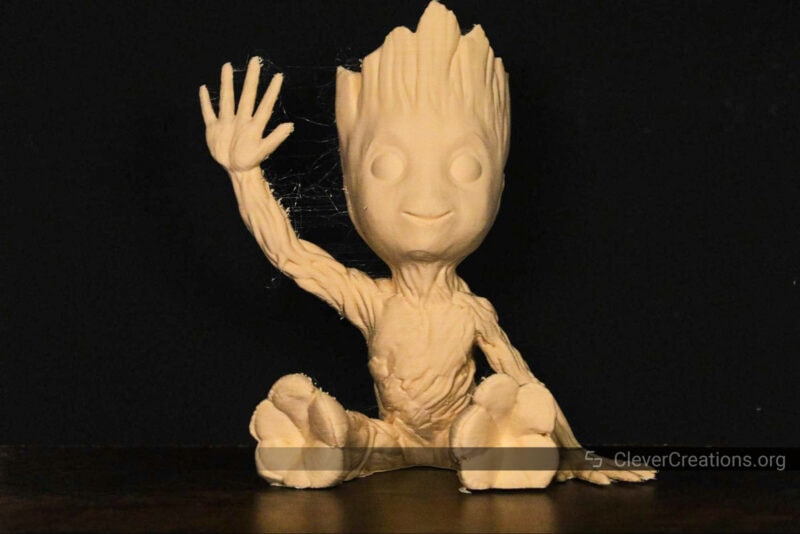 A groot 3D model that waves goodbye.