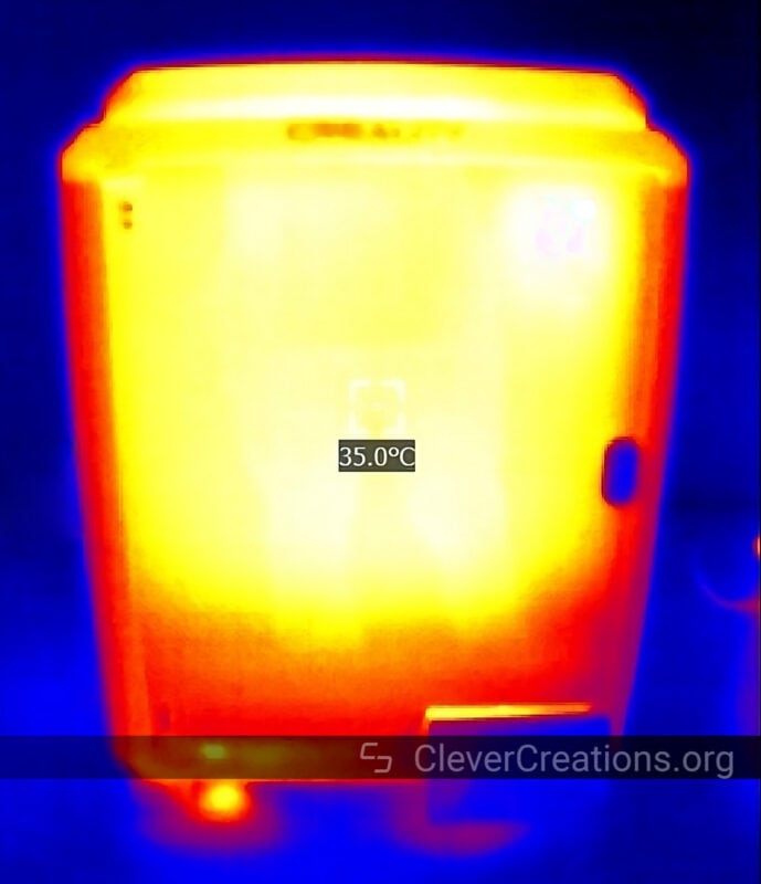 A thermal image of the Creality K1C enclosure at around 35°C.